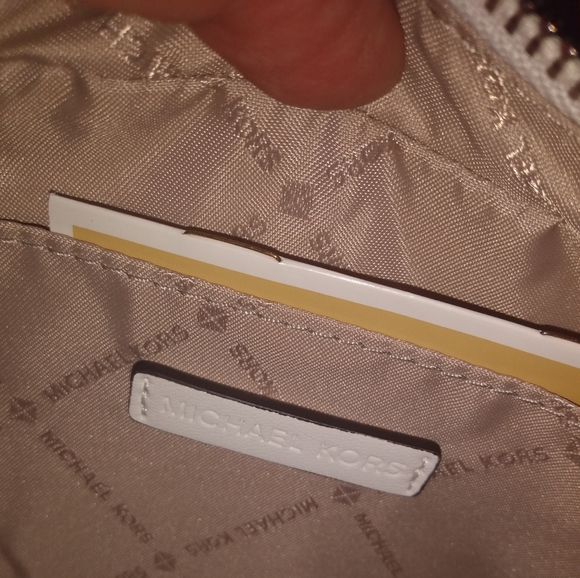 Gorgeous NWT ~ MK Belt Bag - Picture 9 of 16